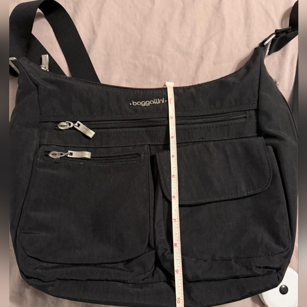 Baggallini Black Purse